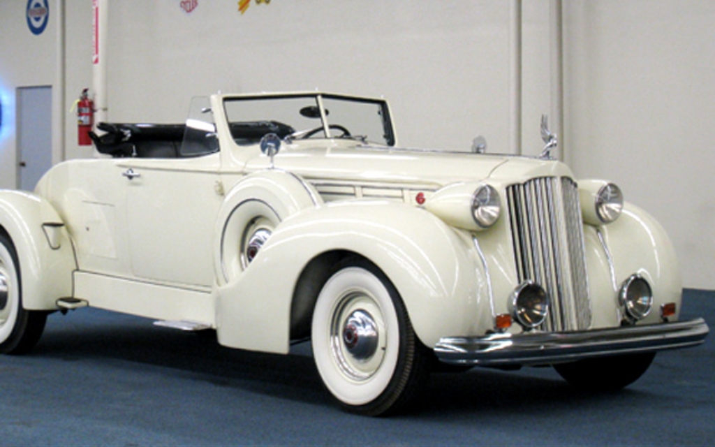 1939-Packard-Twelve-Boattail-Speedster.jpg